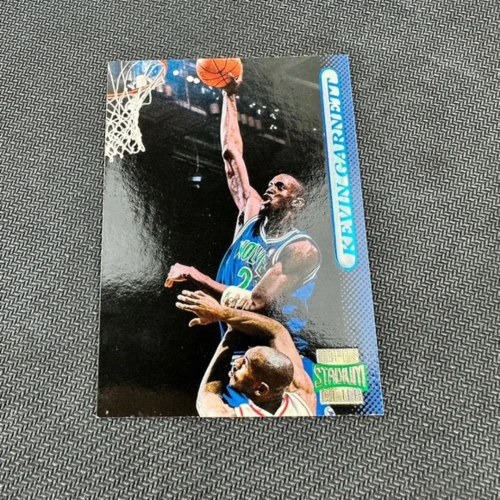 Kevin Garnett lot of 9 (Timberwolves) - Picture 2 of 15